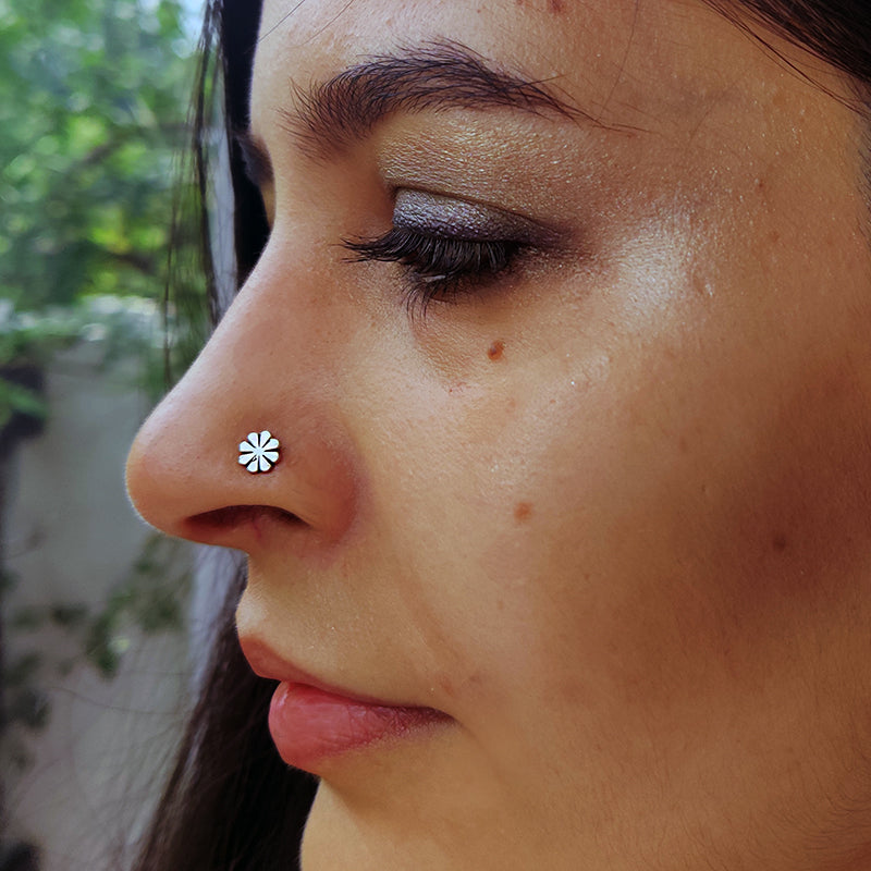 14k Gold Gold Nose Stud Flower Diamond Flower 14k Gold Nose Stud