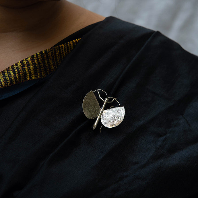 Wings brooch