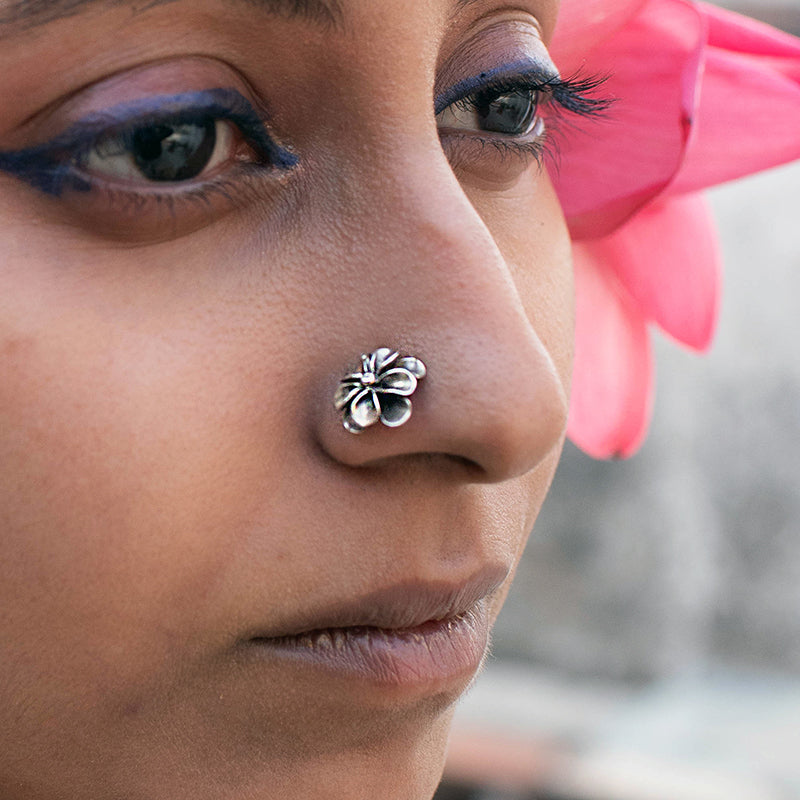 Flourish nose pin