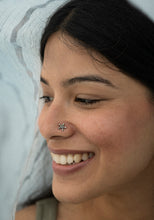 Phool moti nose pin