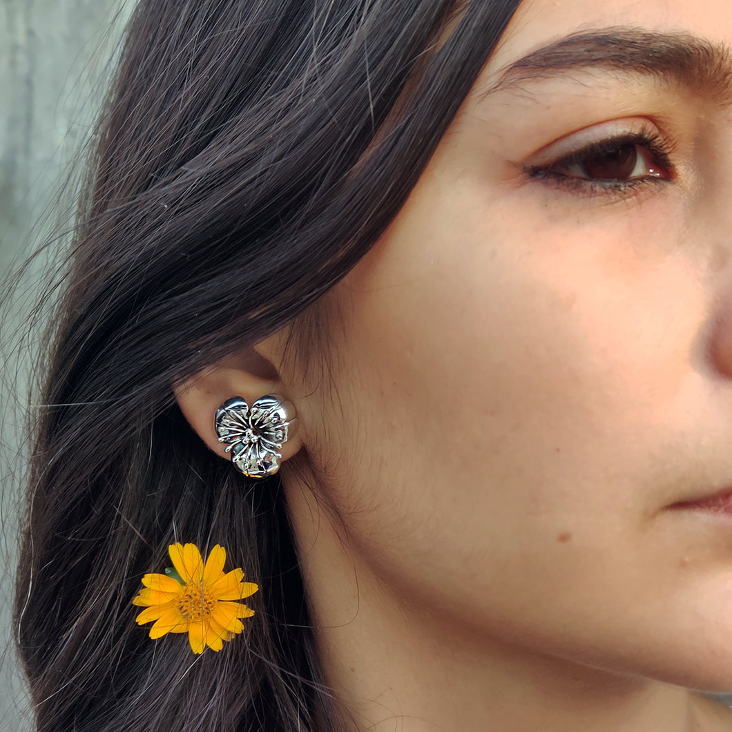 Three petal studs