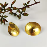 Shell studs