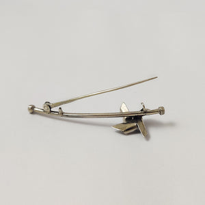 Pinwheel brooch