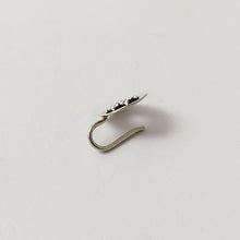 Eclipse nose pin