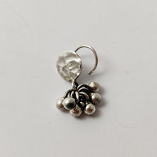 Guccha nose pin