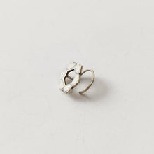 White enamel nose pin