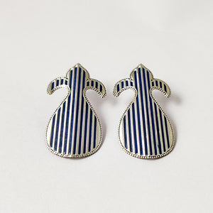 Motif earrings