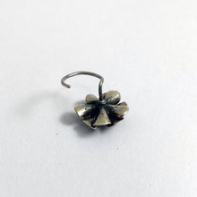 Flourish nose pin