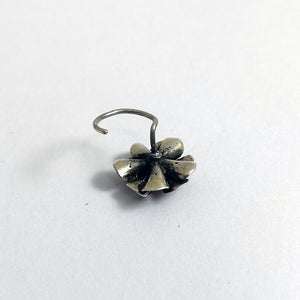 Flourish nose pin