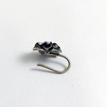 Flourish nose pin