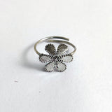 Flower power toe ring