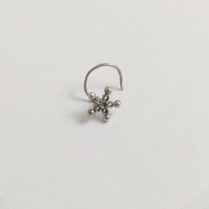 Phool moti nose pin