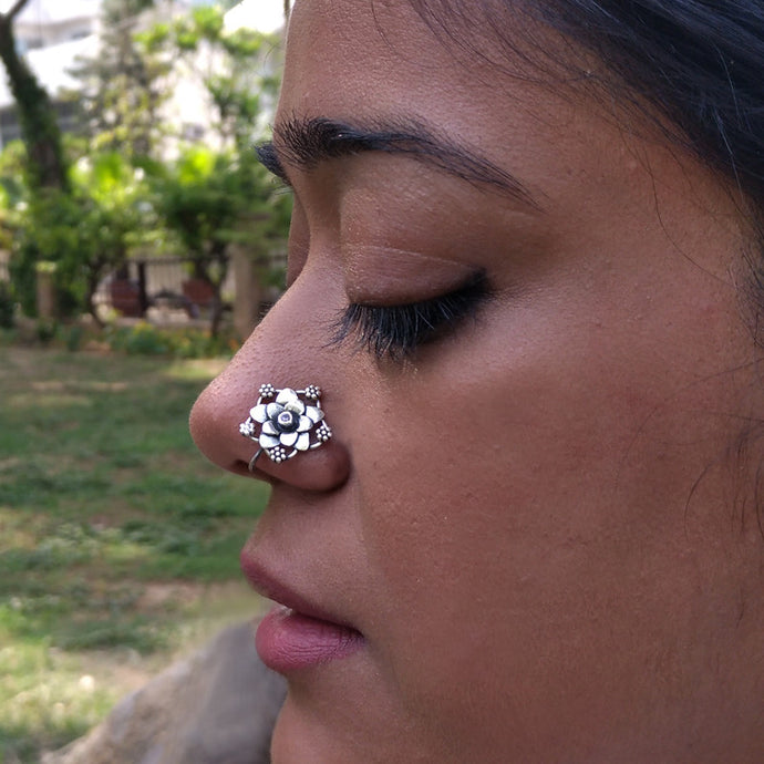 Multi flower nose pin