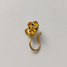 Black enamel flower nose pin