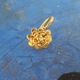Bloem nose pin