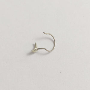 Crescent nose pin