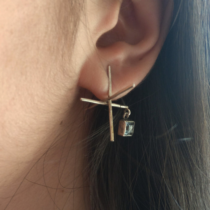 Criss cross earrings