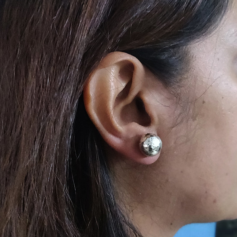 Globe studs