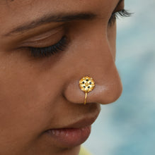 Black enamel flower nose pin
