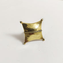 Sailing off the edge ring