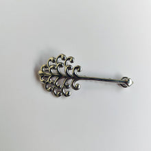 Taru hair pin