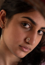 White enamel nose pin